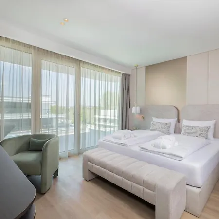 Hotel Birges Lifestyle And View